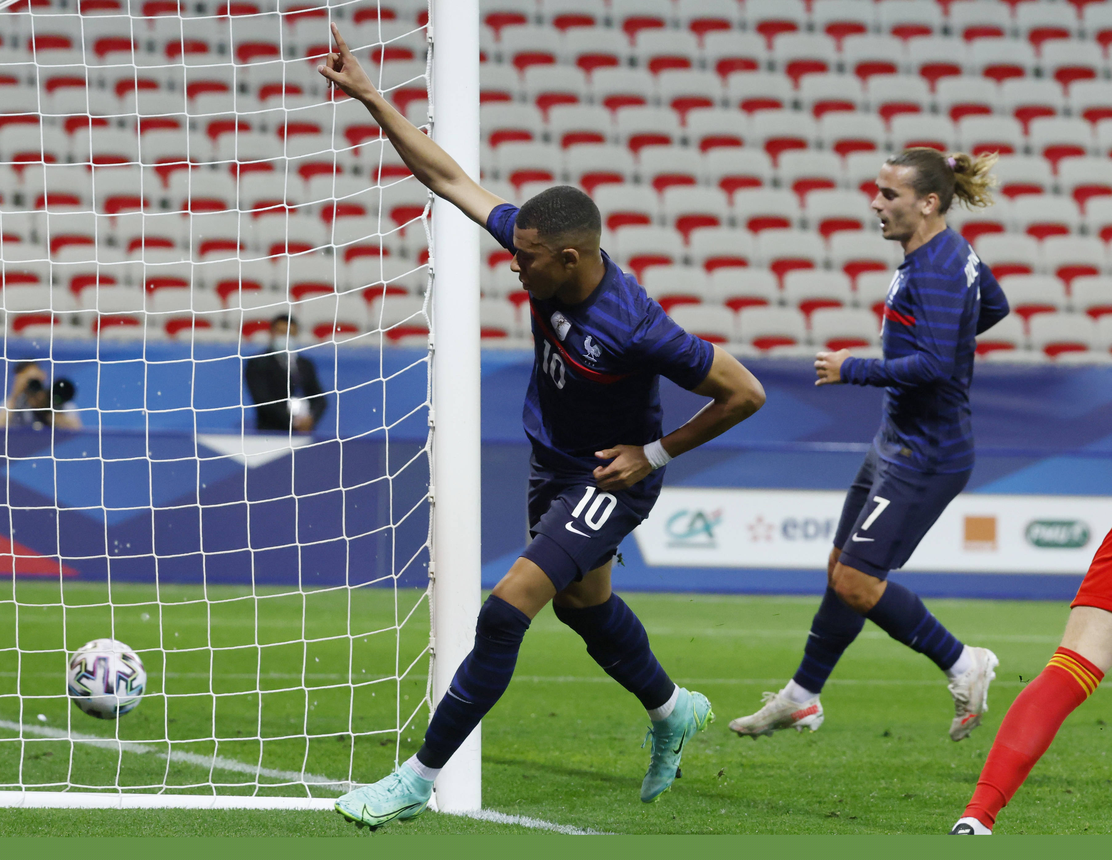 弗拉格NBA生涯首次取得3连胜，现存连胜数据仅雷霆更长（弗拉格迎来NBA生涯首个三连胜，目前连胜仅次于雷霆）